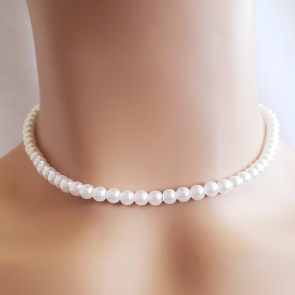 Pearl Necklace - Picture 1 of 1